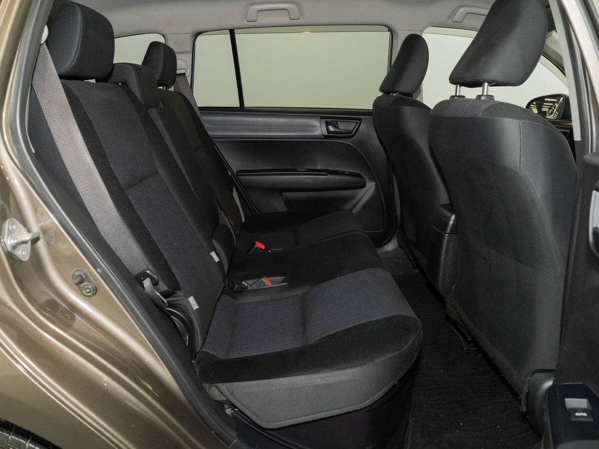 Toyota Corolla Fielder 2013 - фото автомобиля