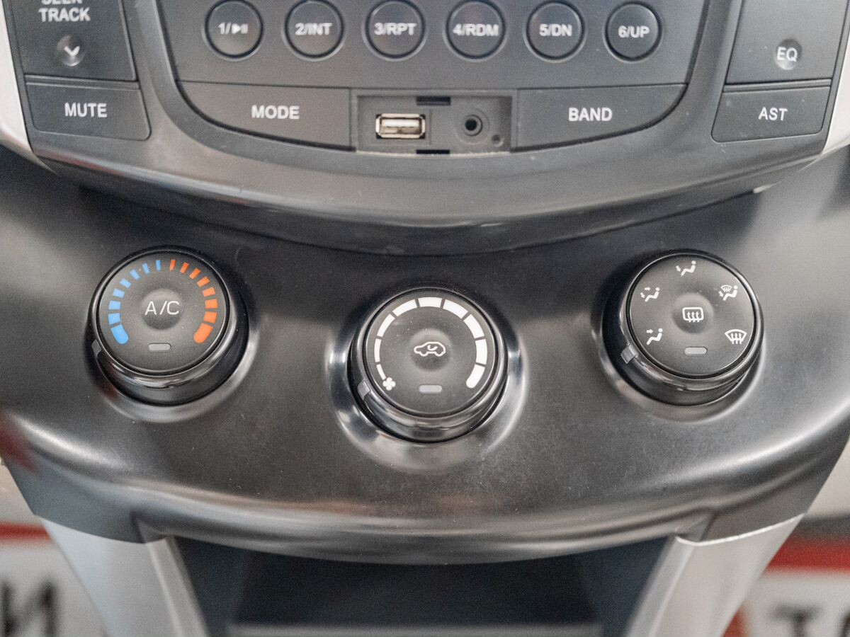 Lifan X60 2013 - фото автомобиля