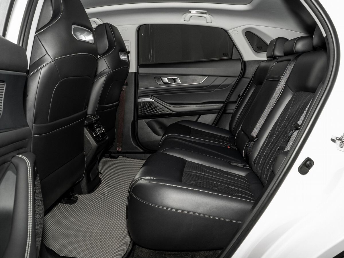 Changan UNI-K 2023 - фото автомобиля