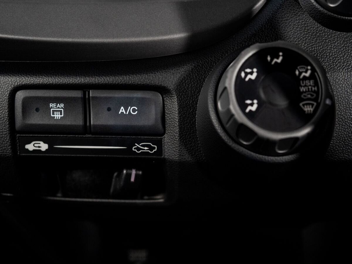 Honda Fit 2010 - фото автомобиля