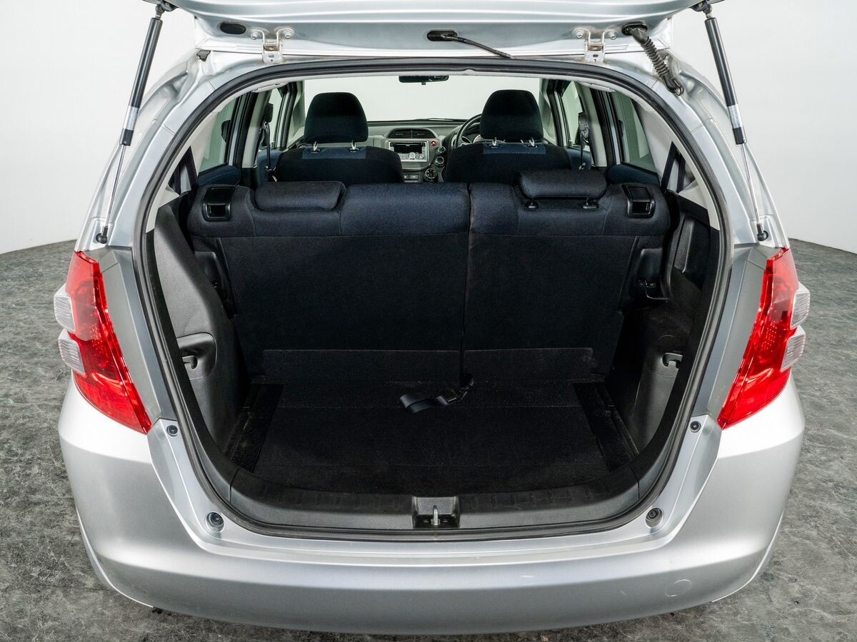 Honda Fit 2010 - фото автомобиля