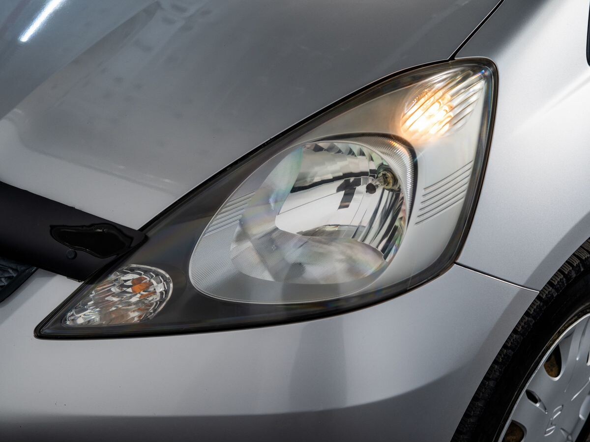 Honda Fit 2010 - фото автомобиля