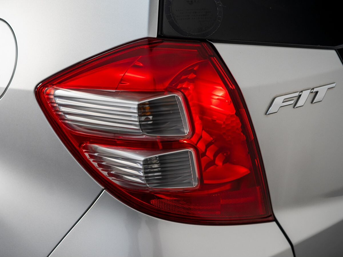 Honda Fit 2010 - фото автомобиля