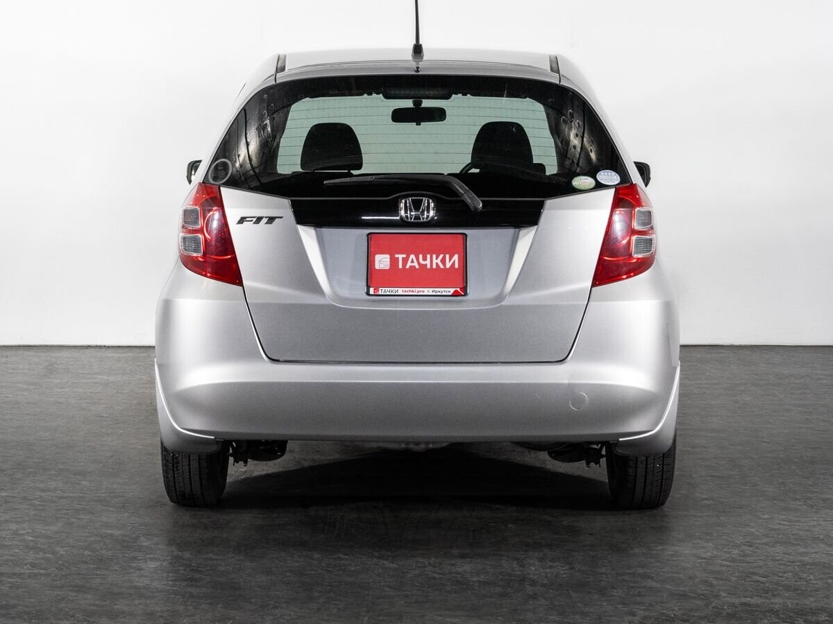 Honda Fit 2010 - фото автомобиля