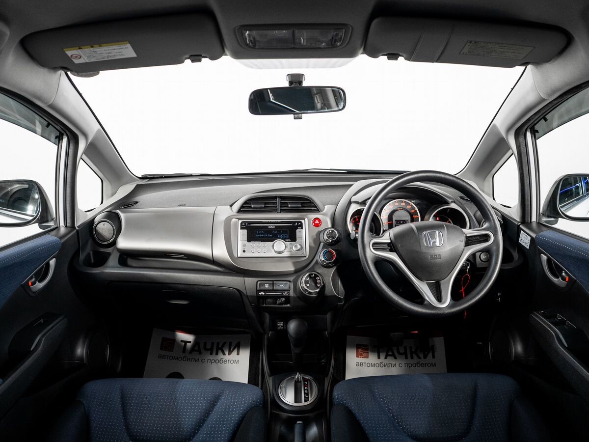 Honda Fit 2010 - фото автомобиля