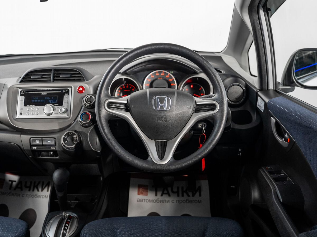 Honda Fit 2010 - фото автомобиля