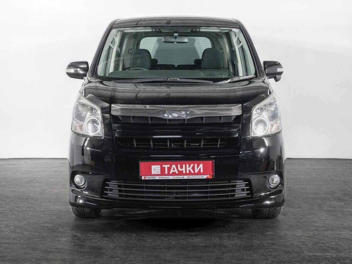 Toyota Noah 2007 - фото автомобиля