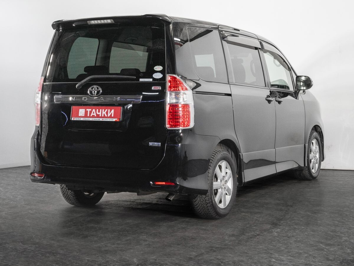 Toyota Noah 2007 - фото автомобиля