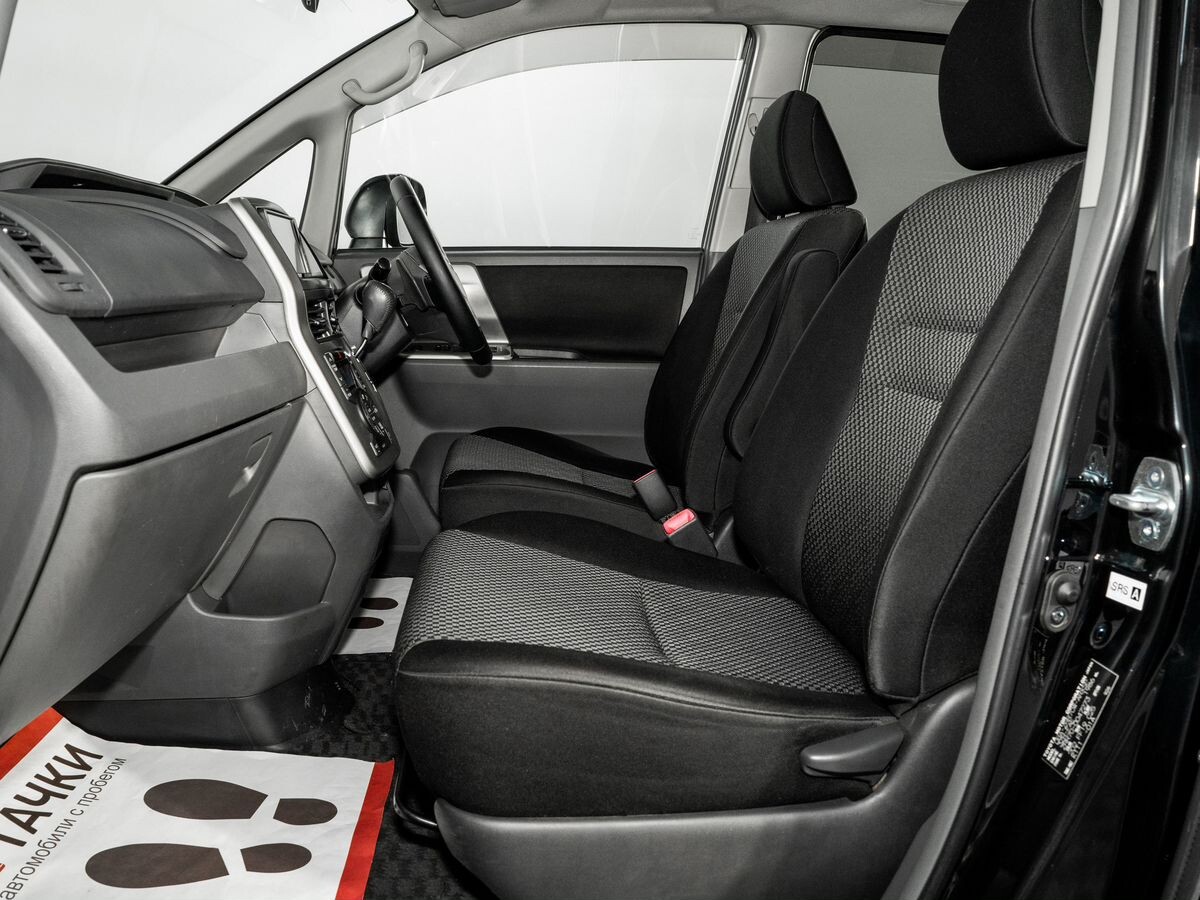 Toyota Noah 2007 - фото автомобиля