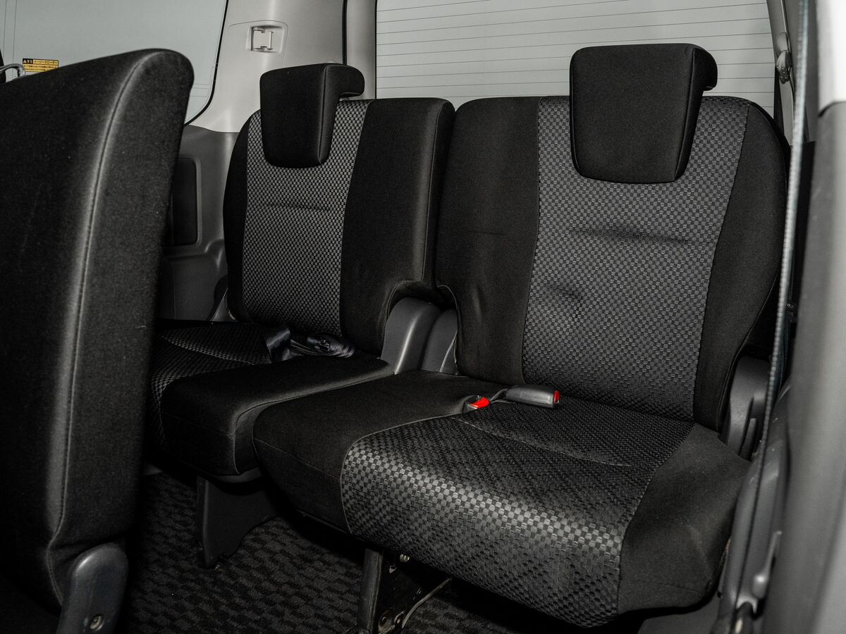 Toyota Noah 2007 - фото автомобиля
