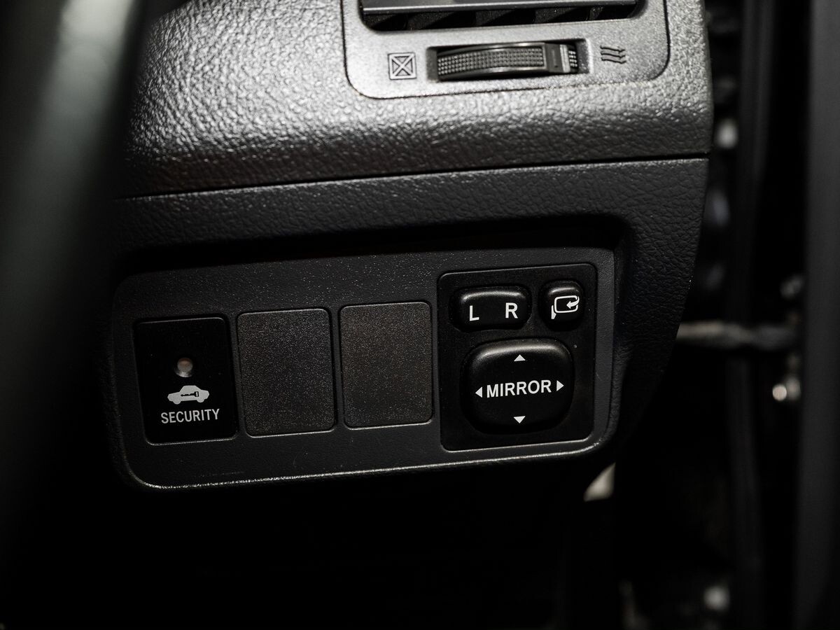 Toyota Corolla Fielder 2010 - фото автомобиля