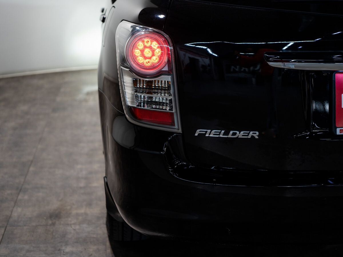 Toyota Corolla Fielder 2010 - фото автомобиля