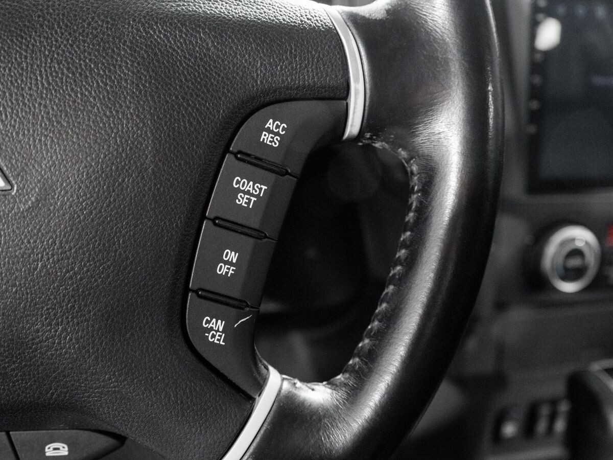 Mitsubishi Pajero 2012 - фото автомобиля