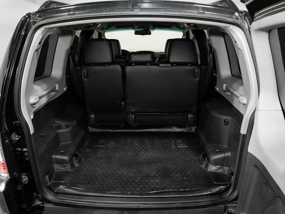Mitsubishi Pajero 2012 - фото автомобиля