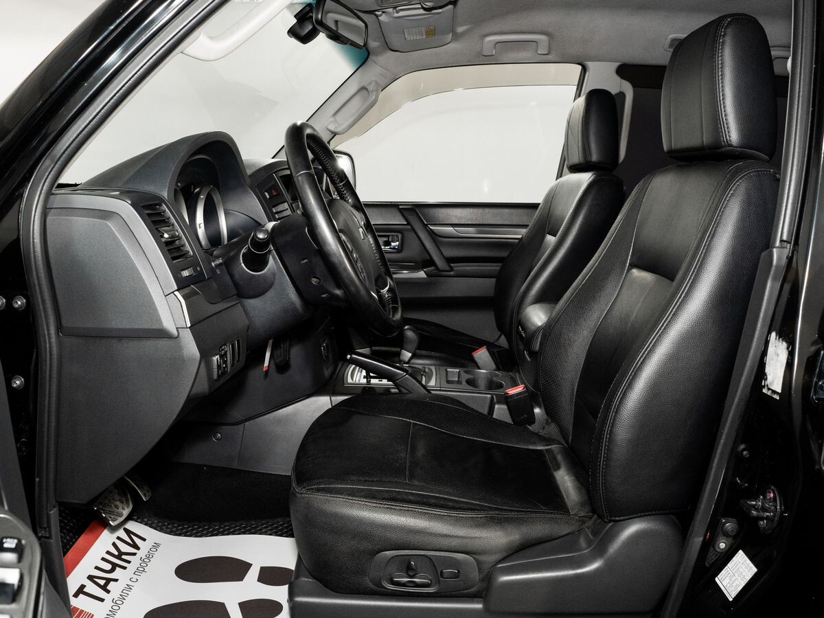 Mitsubishi Pajero 2012 - фото автомобиля