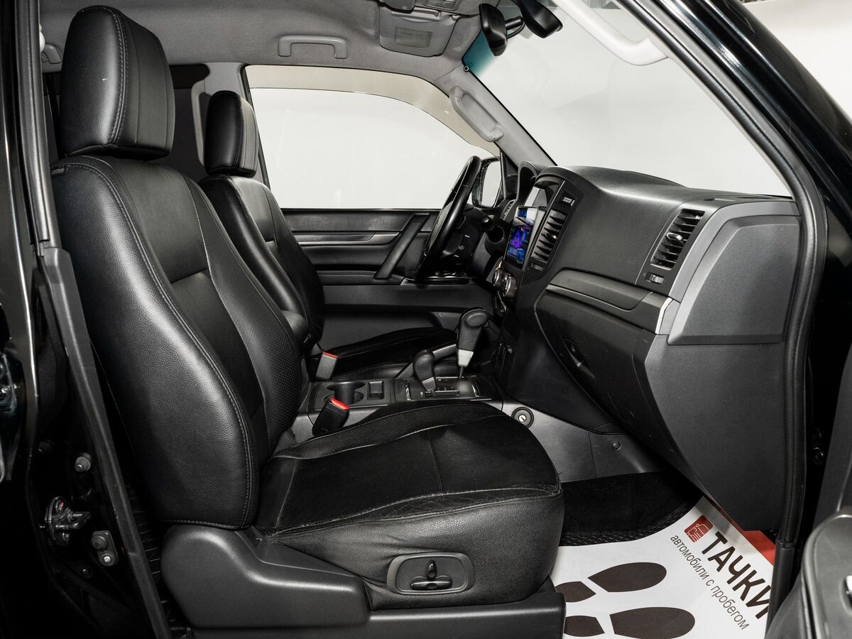 Mitsubishi Pajero 2012 - фото автомобиля