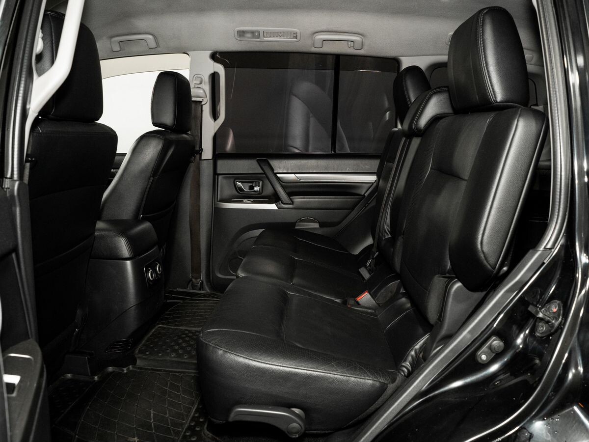 Mitsubishi Pajero 2012 - фото автомобиля