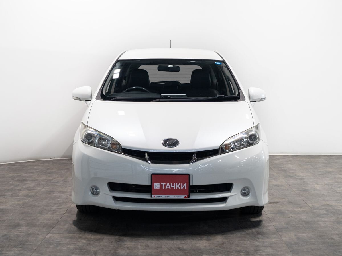 Toyota Wish 2011 - фото автомобиля