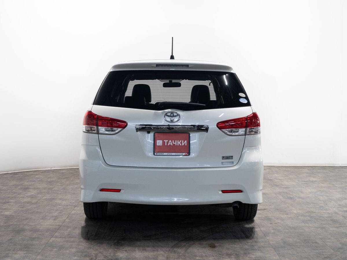 Toyota Wish 2011 - фото автомобиля