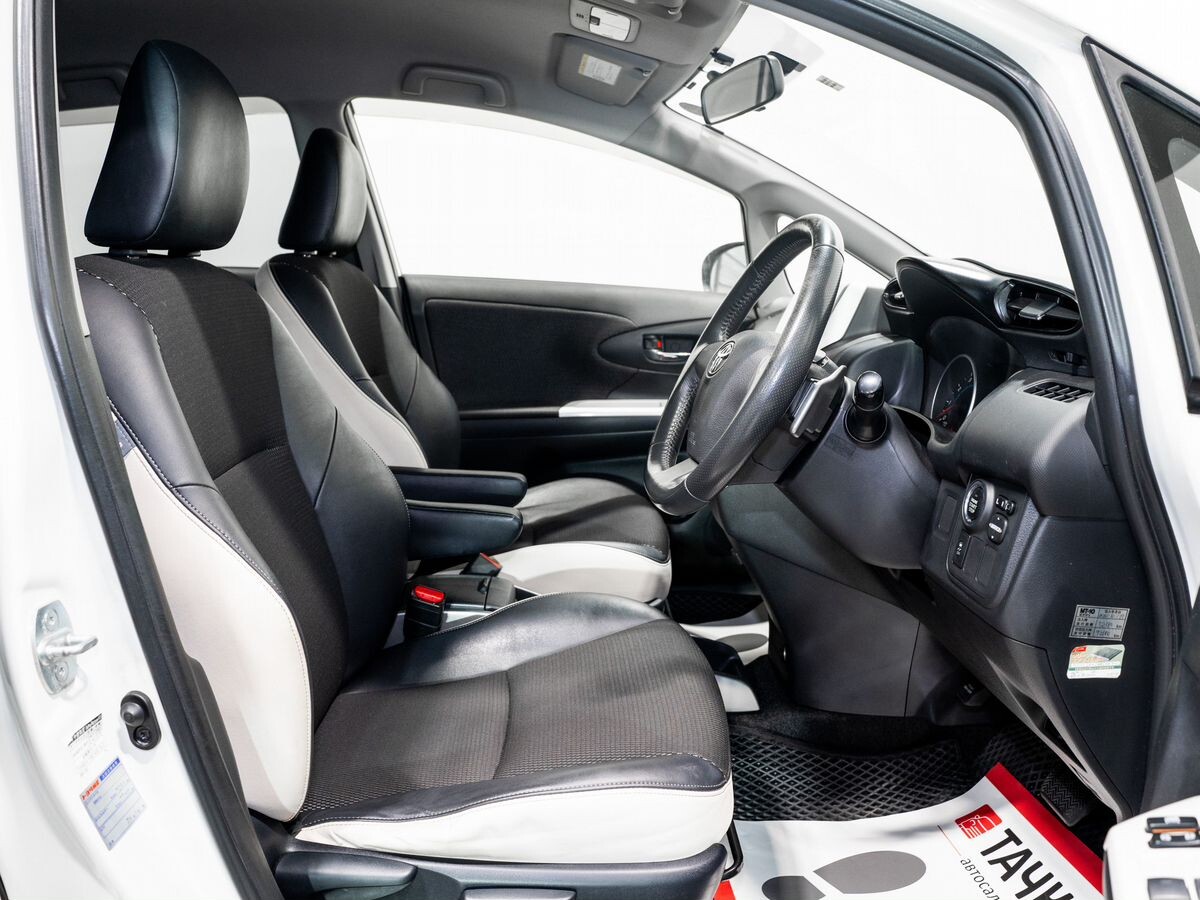 Toyota Wish 2011 - фото автомобиля