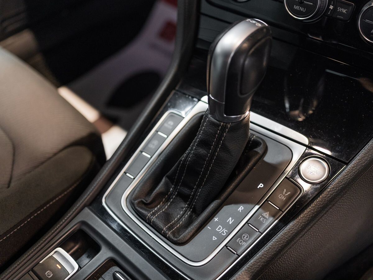 Volkswagen Golf 2015 - фото автомобиля