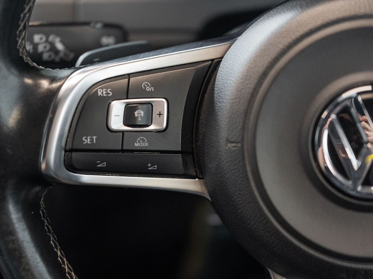 Volkswagen Golf 2015 - фото автомобиля