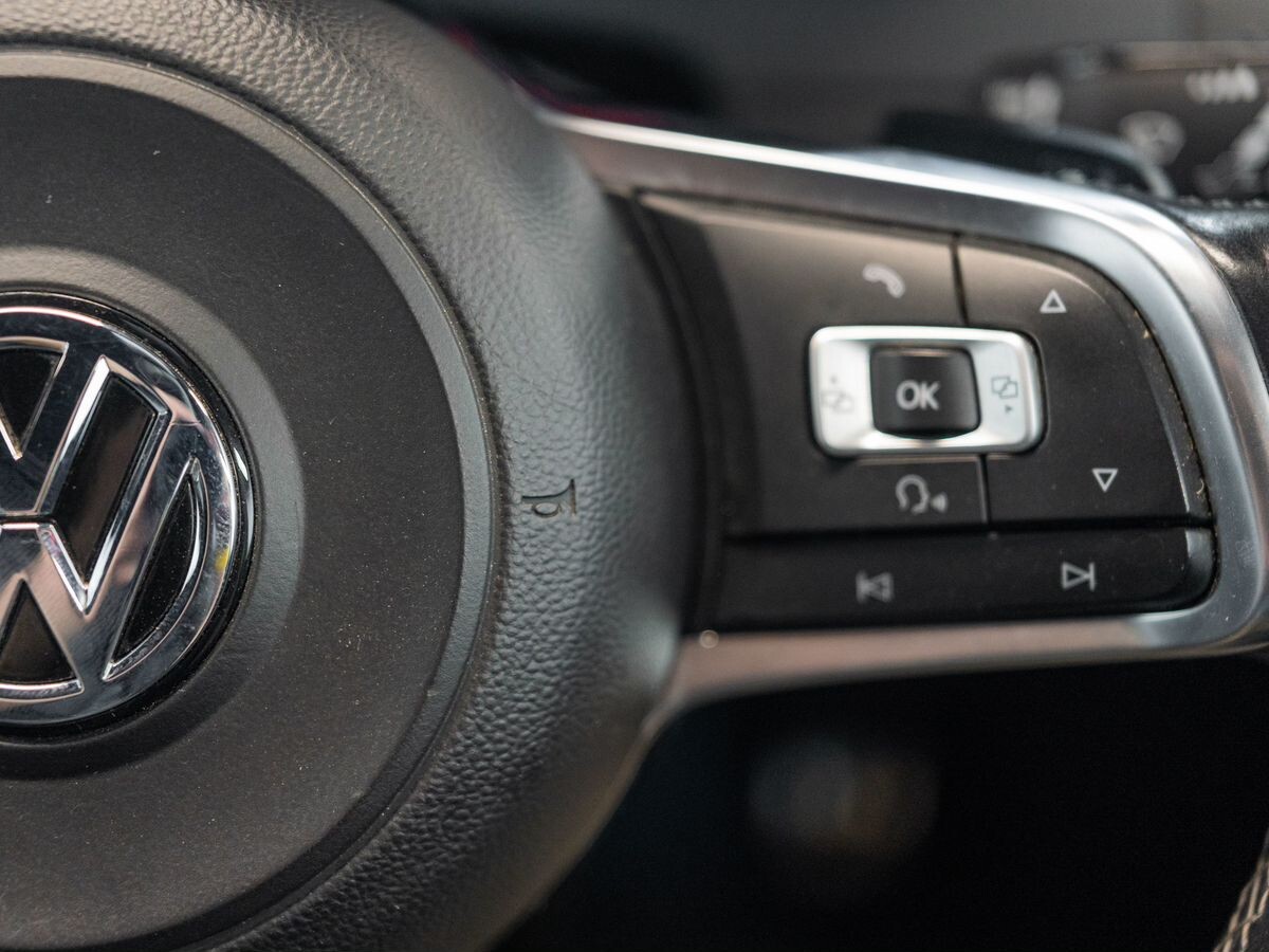 Volkswagen Golf 2015 - фото автомобиля