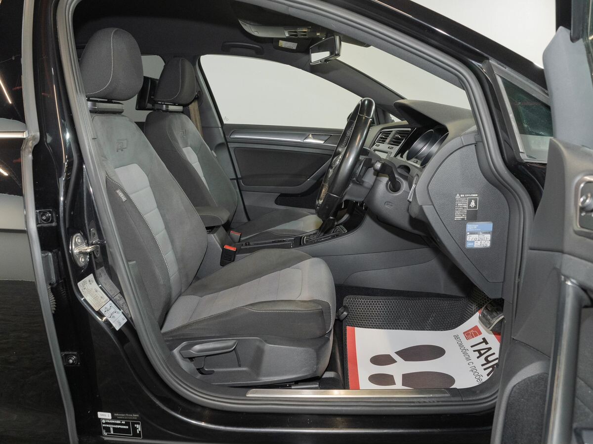 Volkswagen Golf 2015 - фото автомобиля
