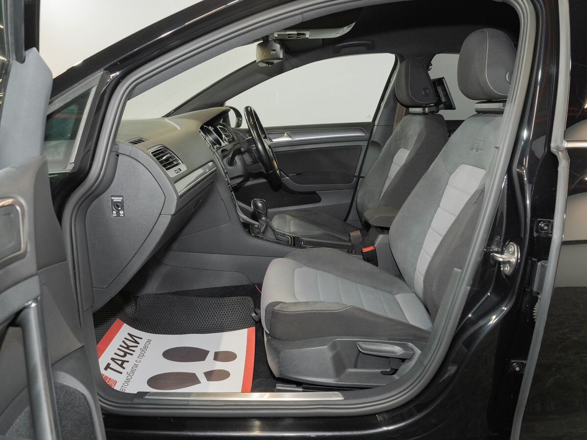 Volkswagen Golf 2015 - фото автомобиля