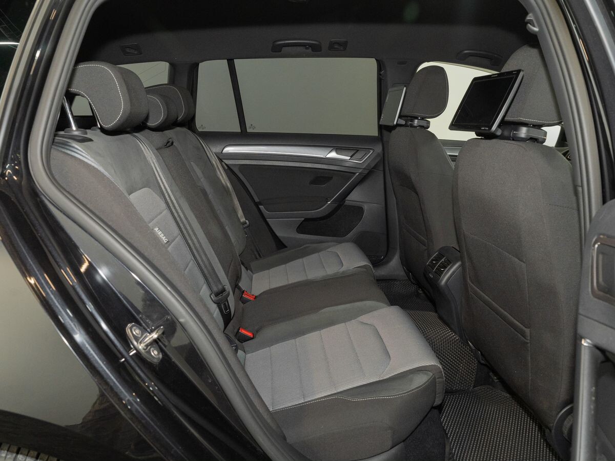 Volkswagen Golf 2015 - фото автомобиля