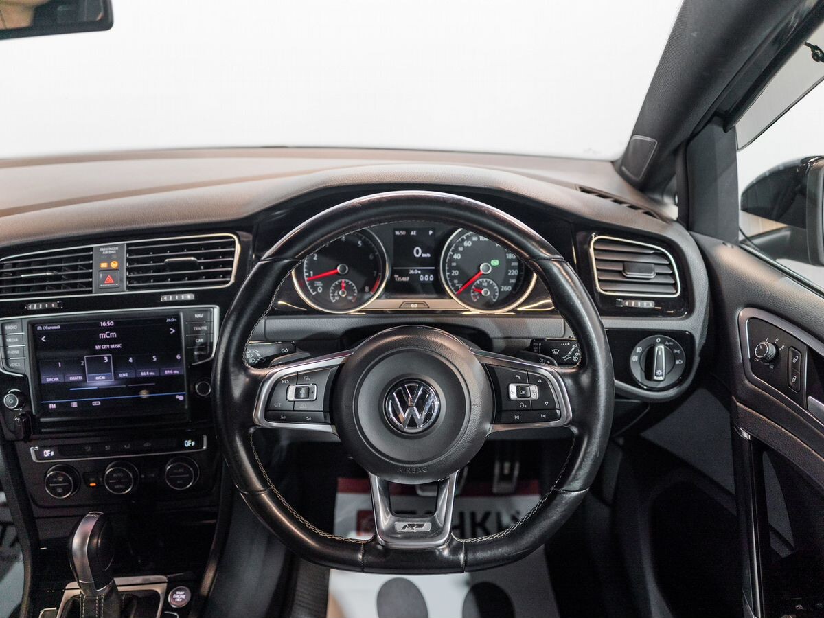 Volkswagen Golf 2015 - фото автомобиля