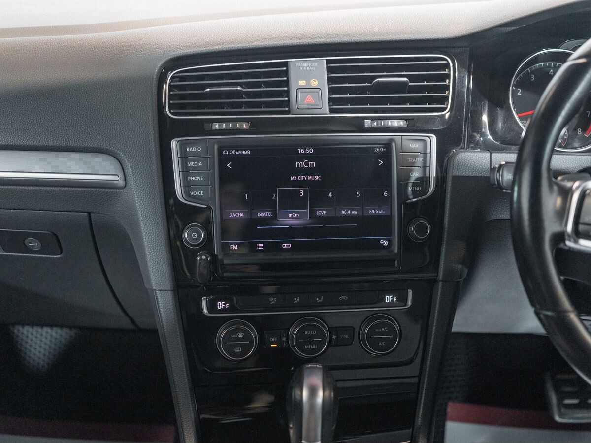 Volkswagen Golf 2015 - фото автомобиля