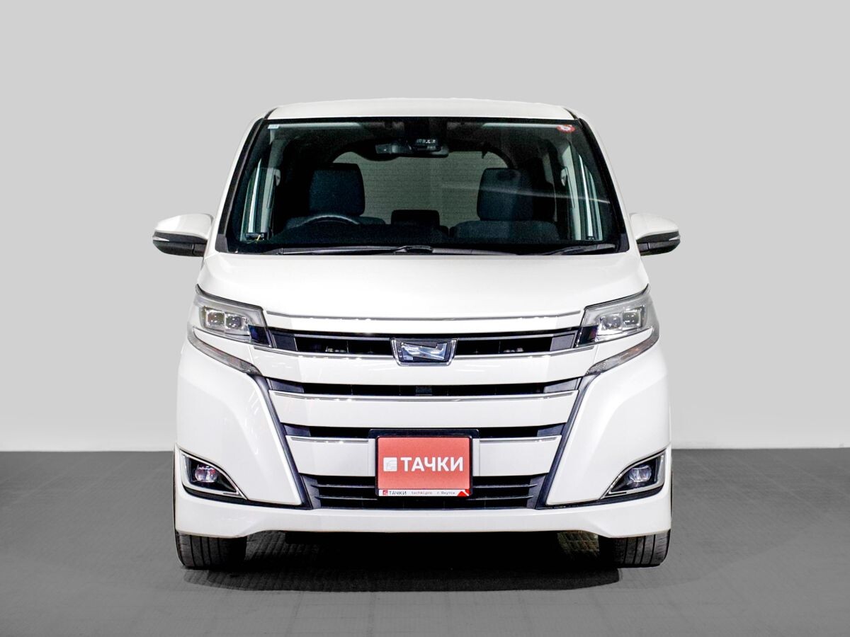 Toyota Noah 2021 - фото автомобиля