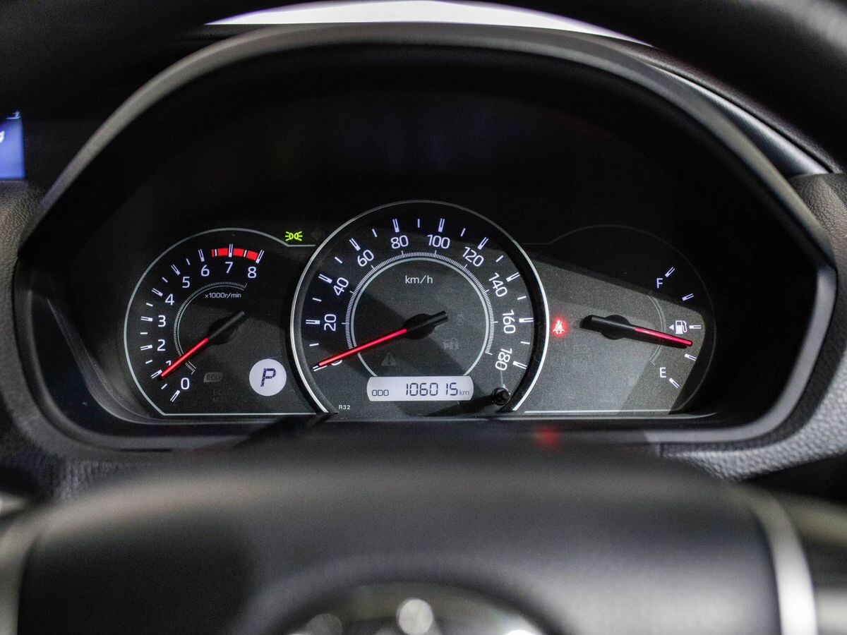 Toyota Noah 2021 - фото автомобиля