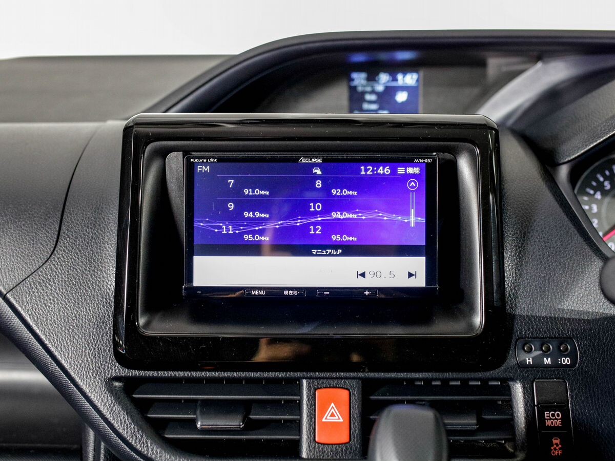 Toyota Noah 2021 - фото автомобиля