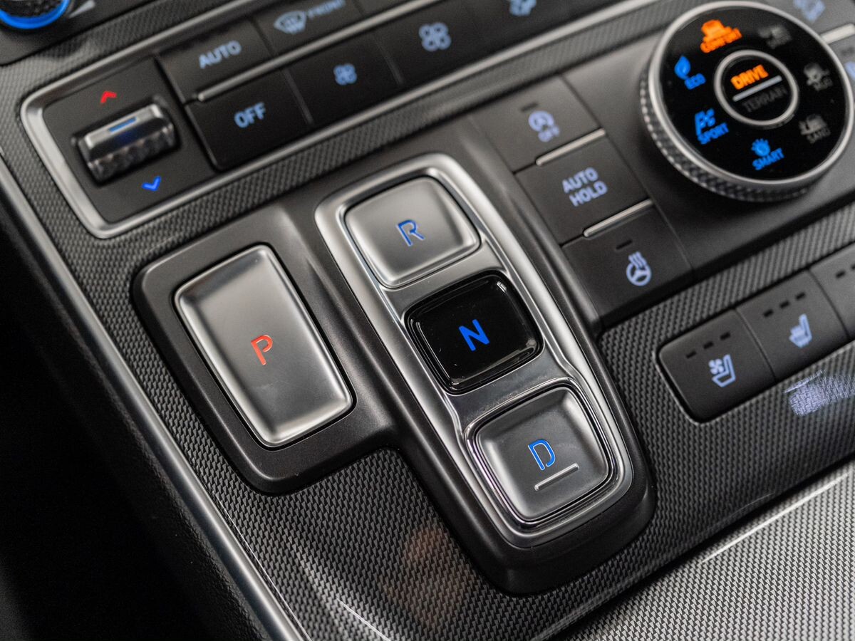 Hyundai Santa Fe 2020 - фото автомобиля