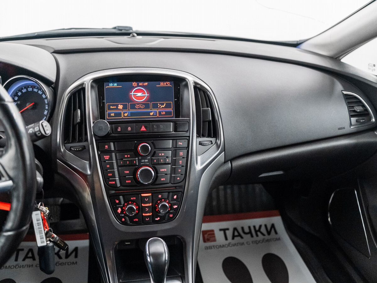 Opel Astra 2012 - фото автомобиля