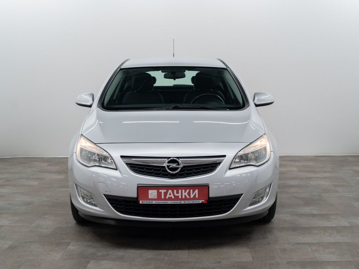 Opel Astra 2012 - фото автомобиля