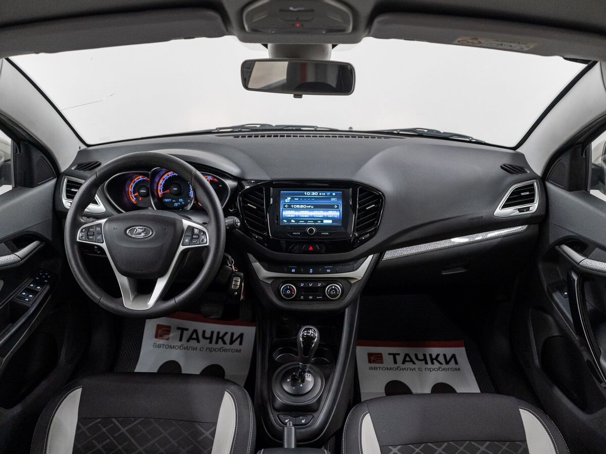 Лада Веста Кросс 2019 - фото автомобиля