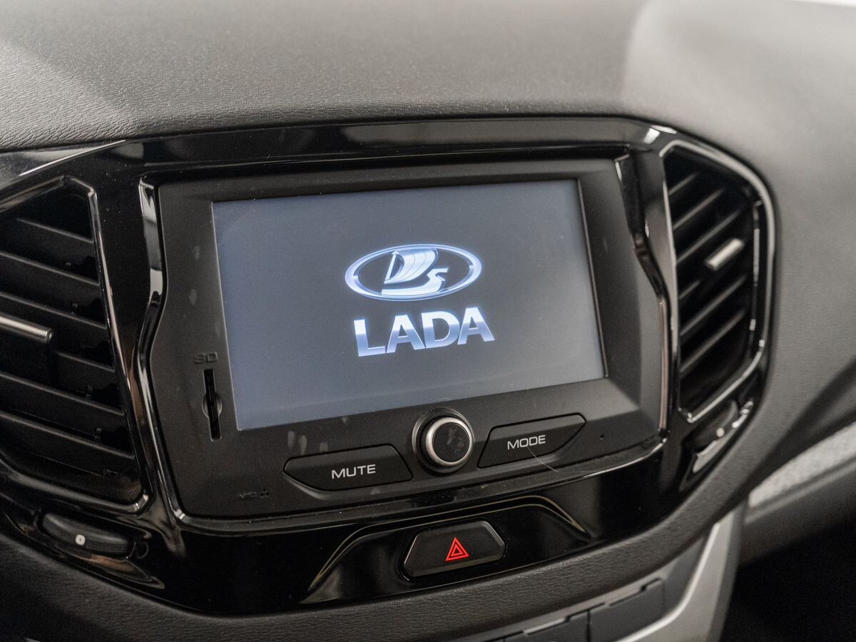 Лада Веста Кросс 2019 - фото автомобиля