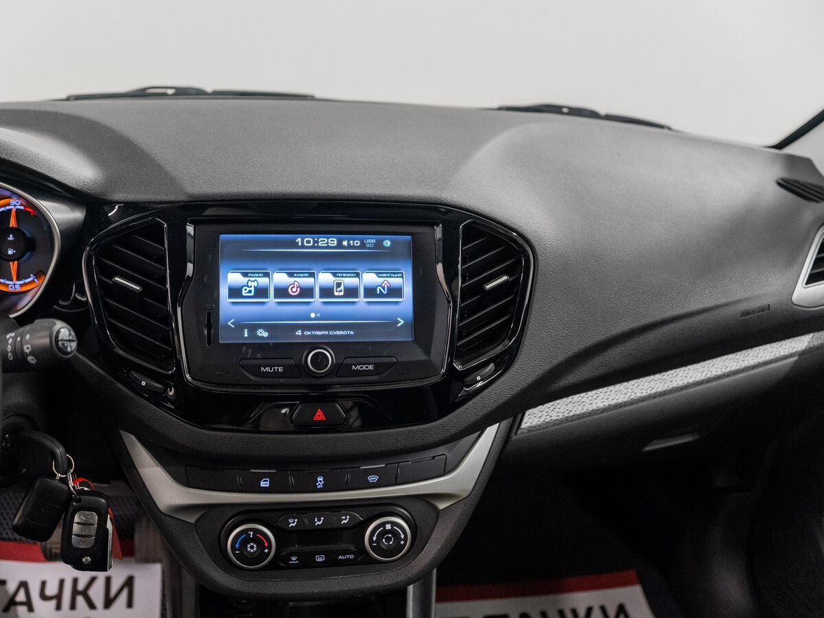 Лада Веста Кросс 2019 - фото автомобиля