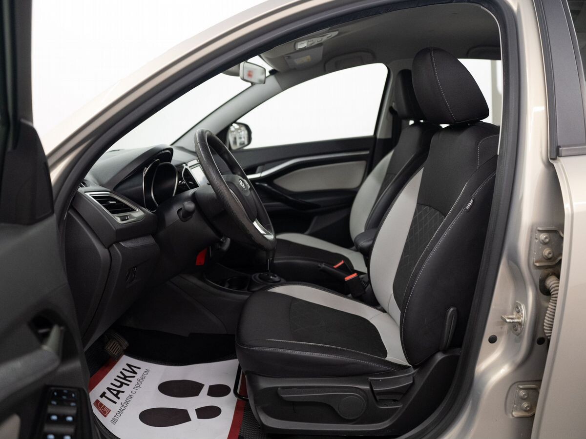 Лада Веста Кросс 2019 - фото автомобиля