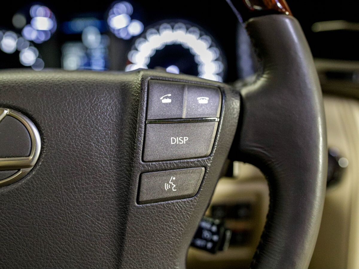 Lexus LX570 2015 - фото автомобиля