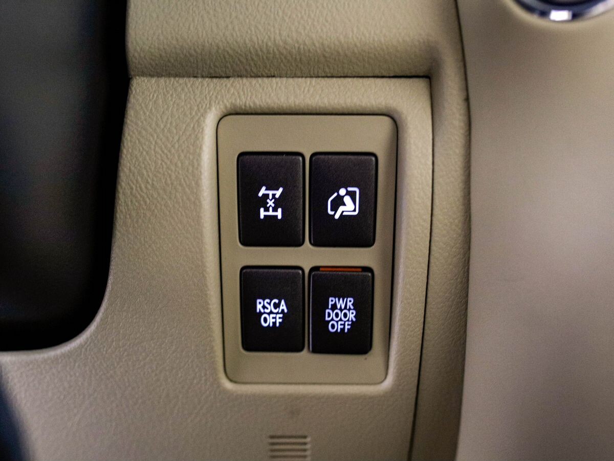 Lexus LX570 2015 - фото автомобиля