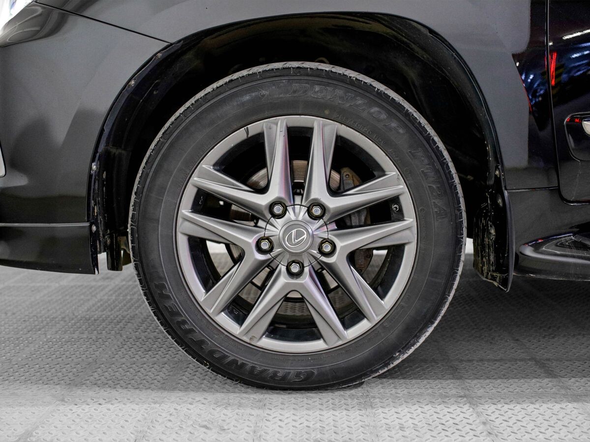 Lexus LX570 2015 - фото автомобиля