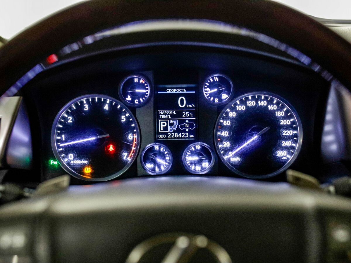 Lexus LX570 2015 - фото автомобиля