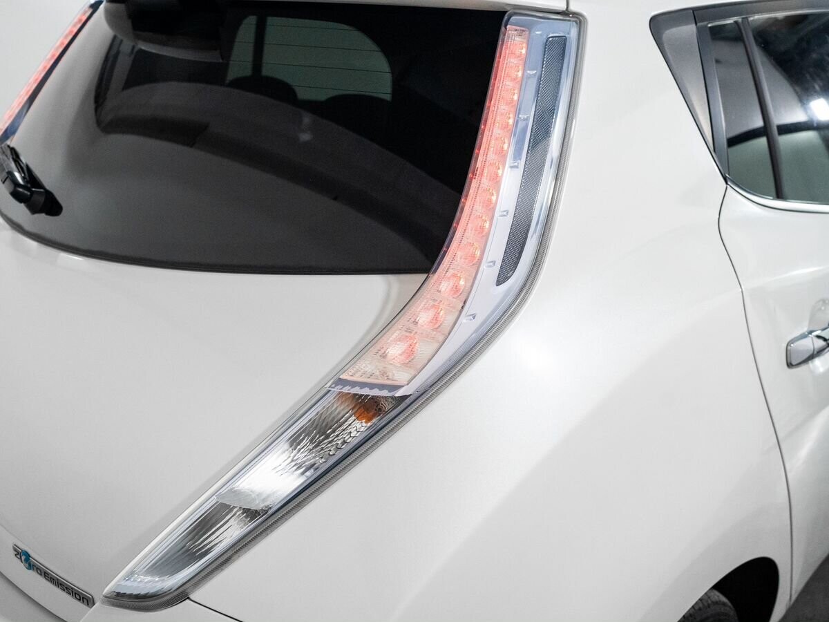 Nissan Leaf 2012 - фото автомобиля