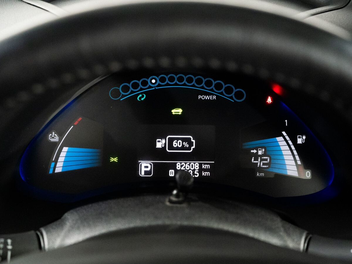 Nissan Leaf 2012 - фото автомобиля