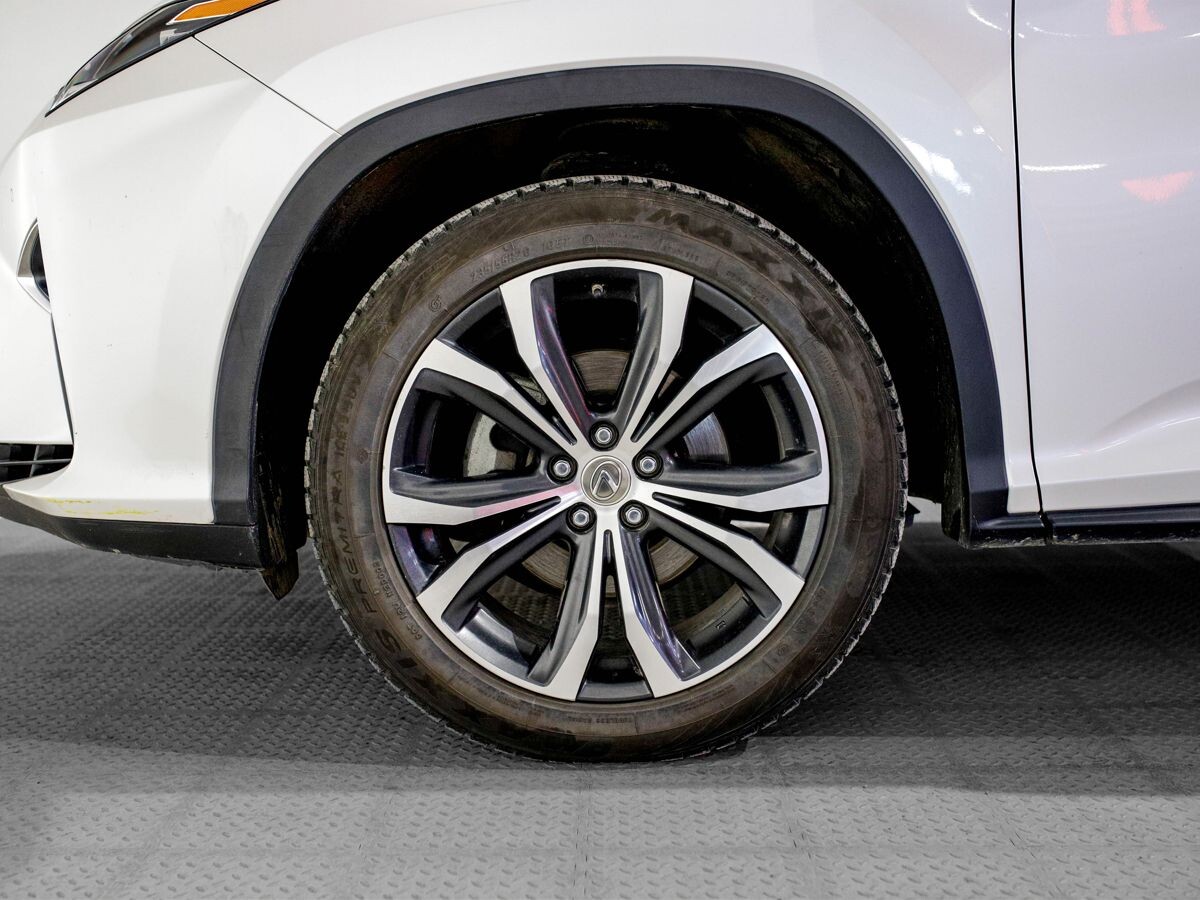 Lexus RX200t 2017 - фото автомобиля