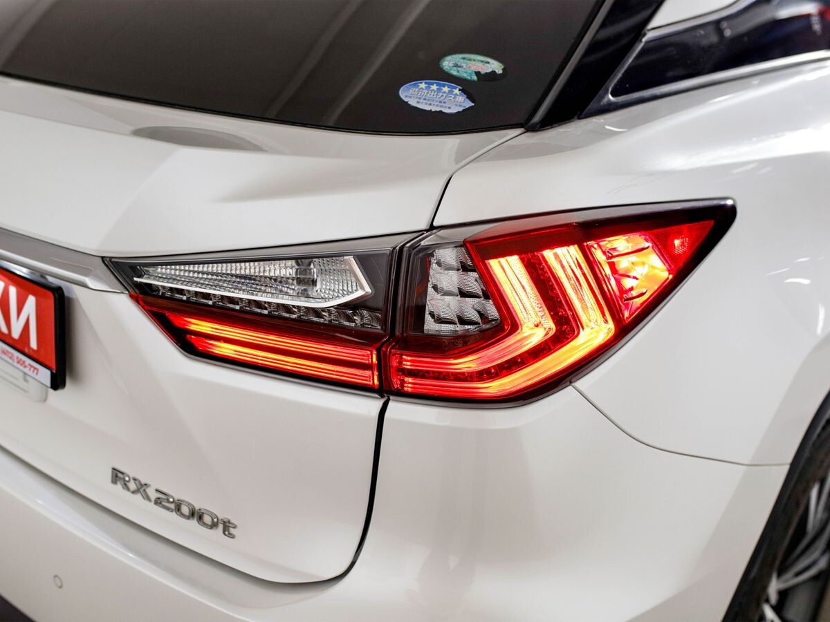 Lexus RX200t 2017 - фото автомобиля
